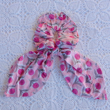 Load image into Gallery viewer, Mumma Scrunchie
